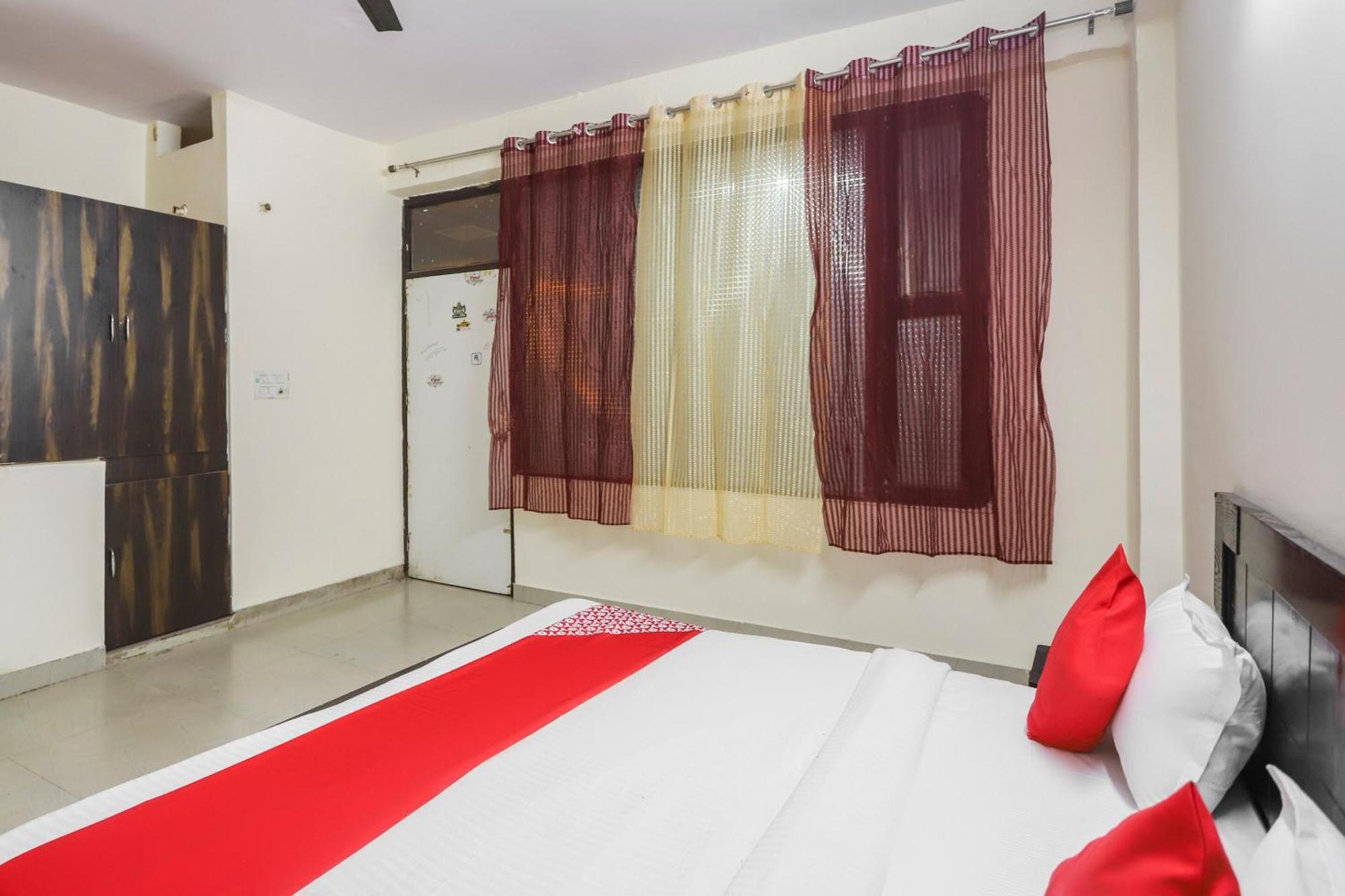 Hotel O Royal Residenc Indirapuram Luaran gambar